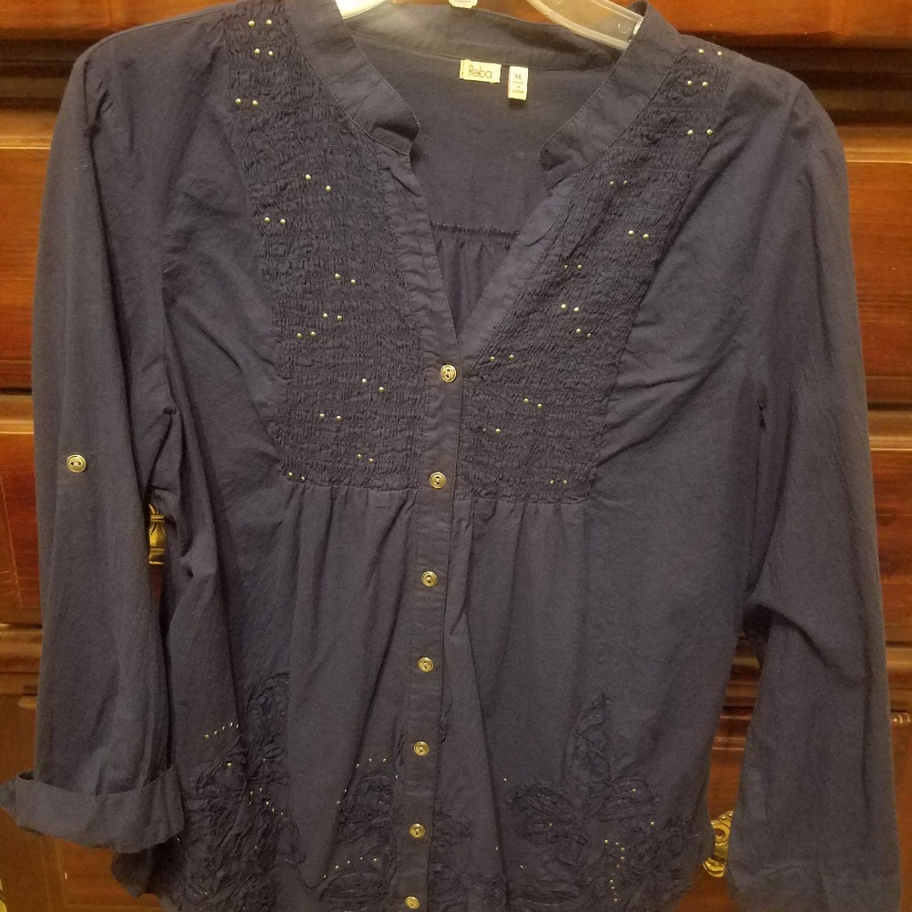 Navy button up 3/4 length sleeve shirt